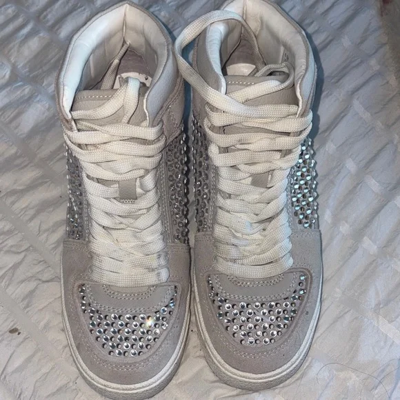 Women's High-Top Sneakers with Rhinestone Detailing - Picture 3 of 3